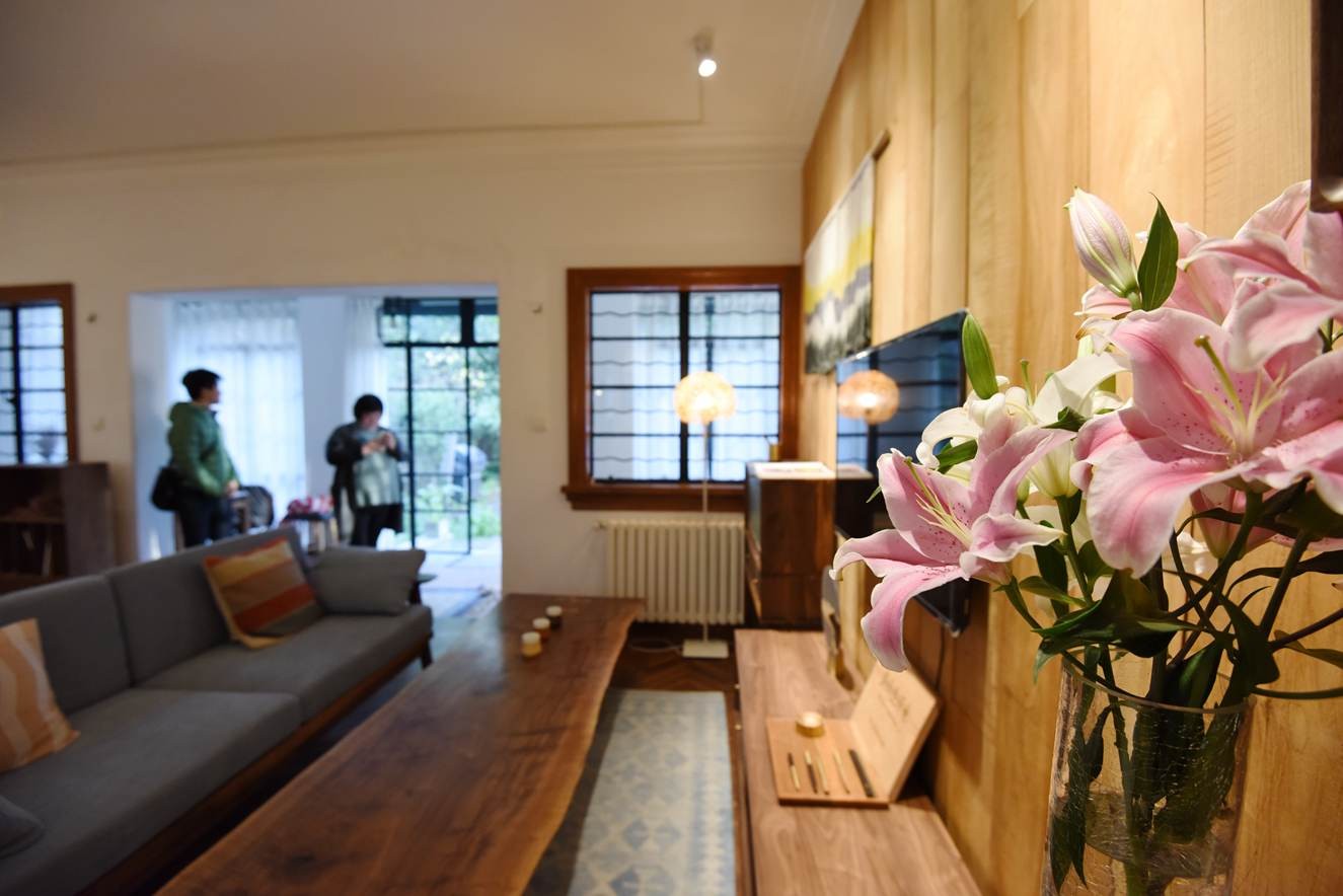 06c310de2ca84f55bd28d76442fe868d