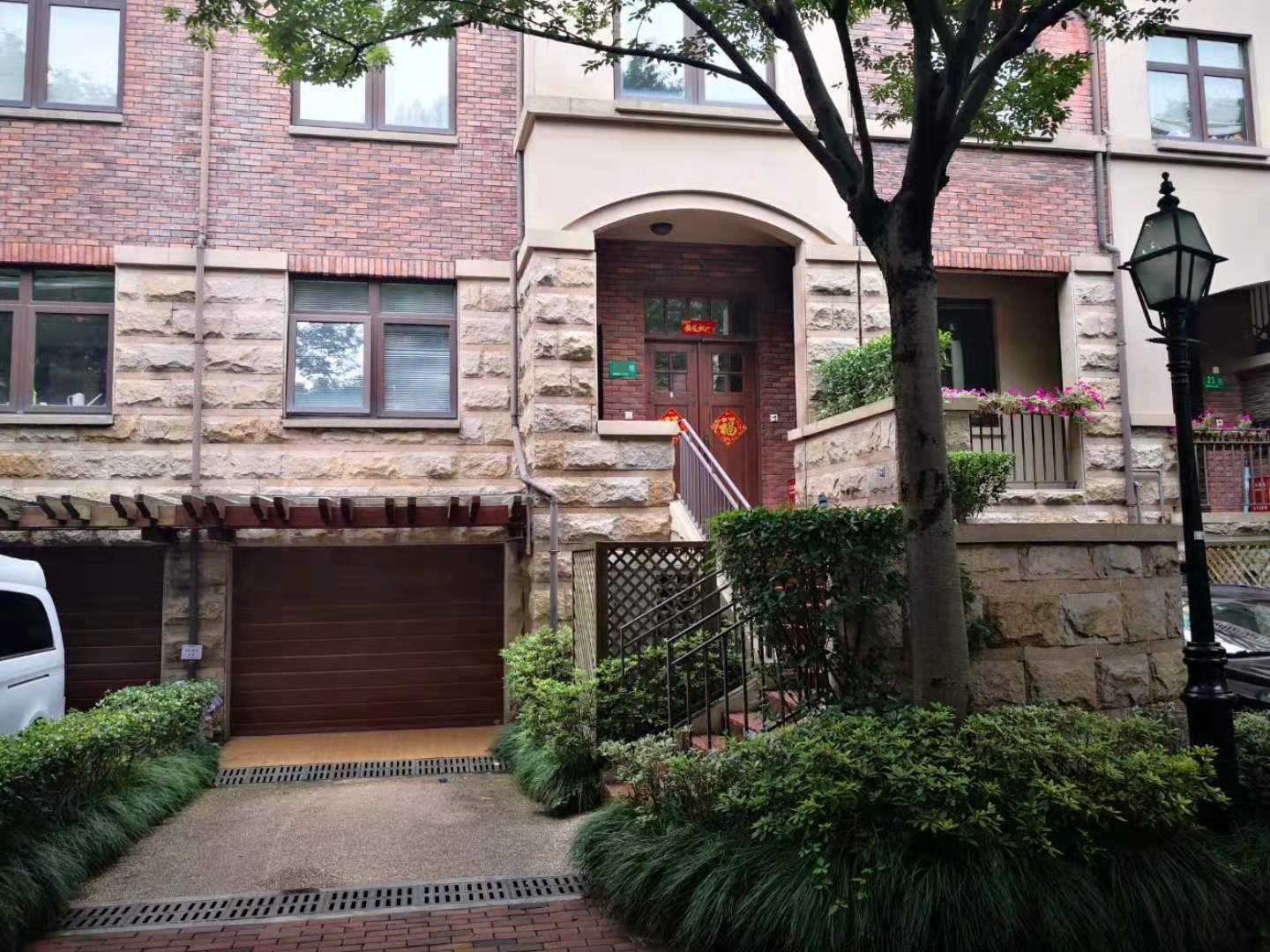 083d2132-f990-4e81-8002-6329b5938e14