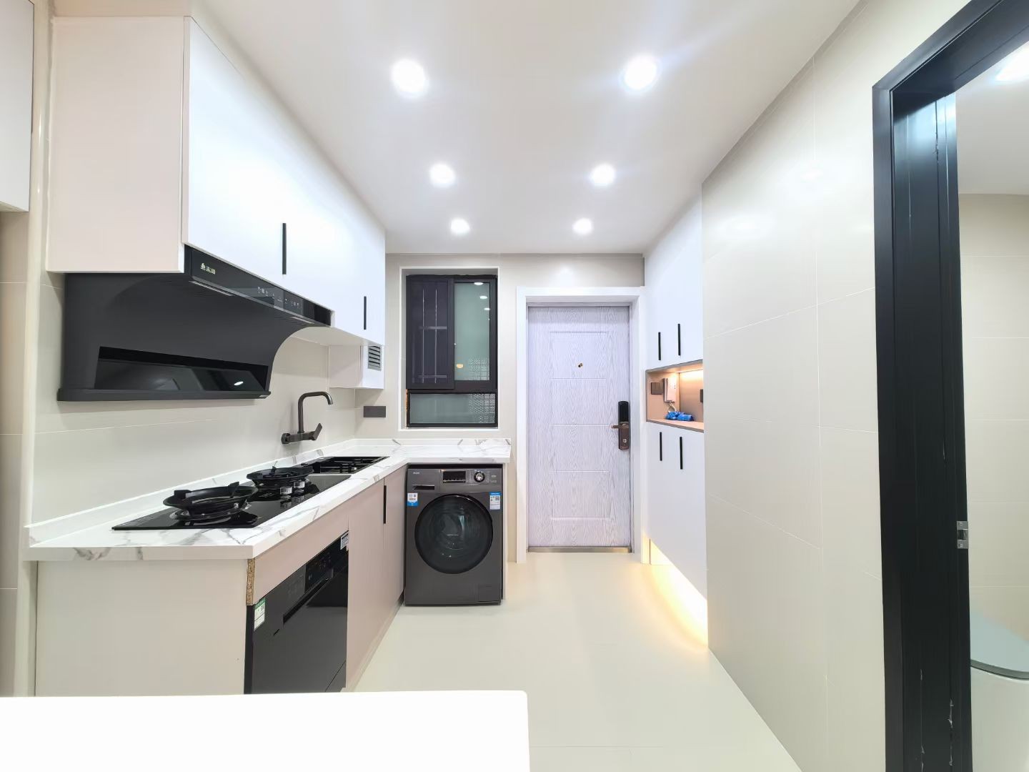 1718775784594_dwkwg6490bgnqmizc8wiva