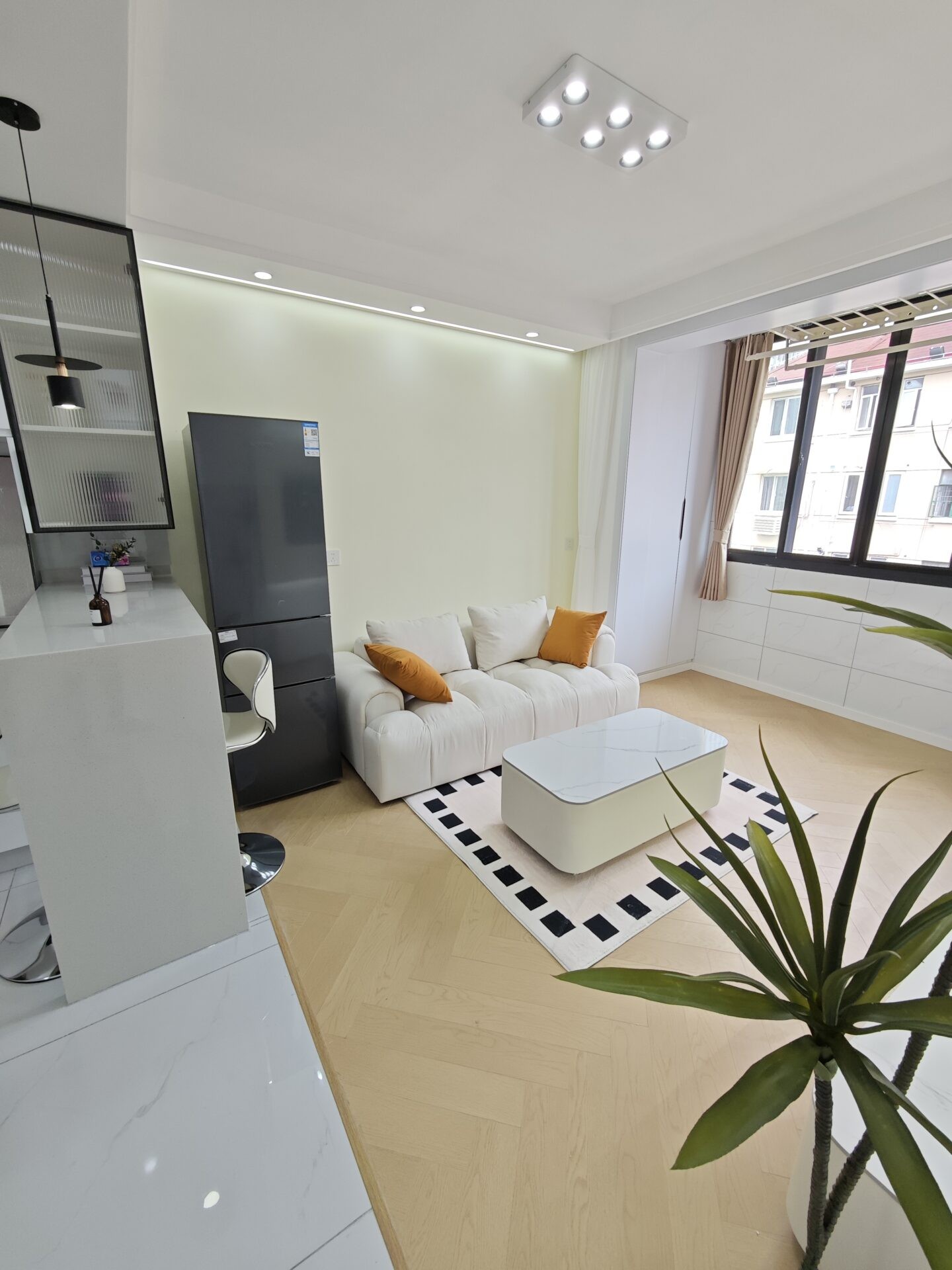 1720776369198_4qeoc2hv4y5zfnseiwxlj