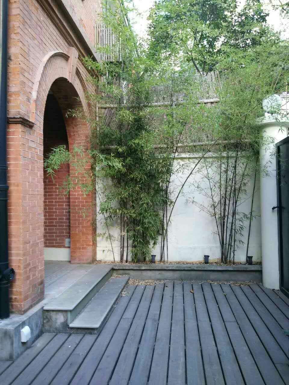 1cdea6f5-6b9e-428e-86e8-71829e5555e3