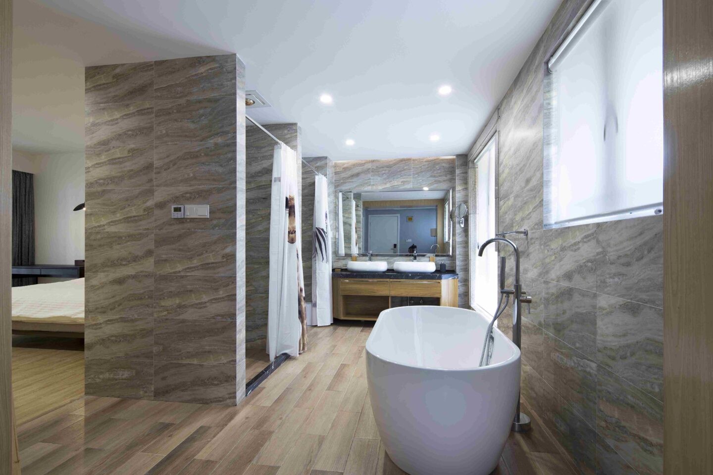 2350e2c1-18f2-4285-8925-f7d6809048c5