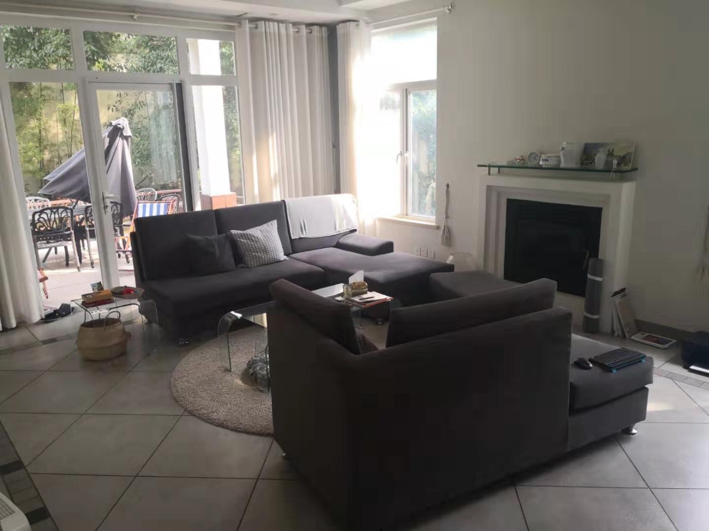 4aac2628-4616-4b5e-8512-854981e15ae7