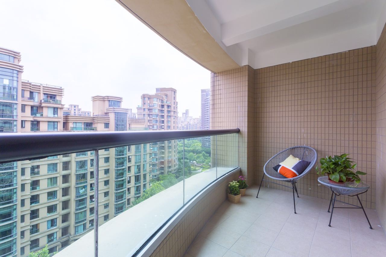 4f4c49f78b8f416c9e73ff7e5ab9e50e