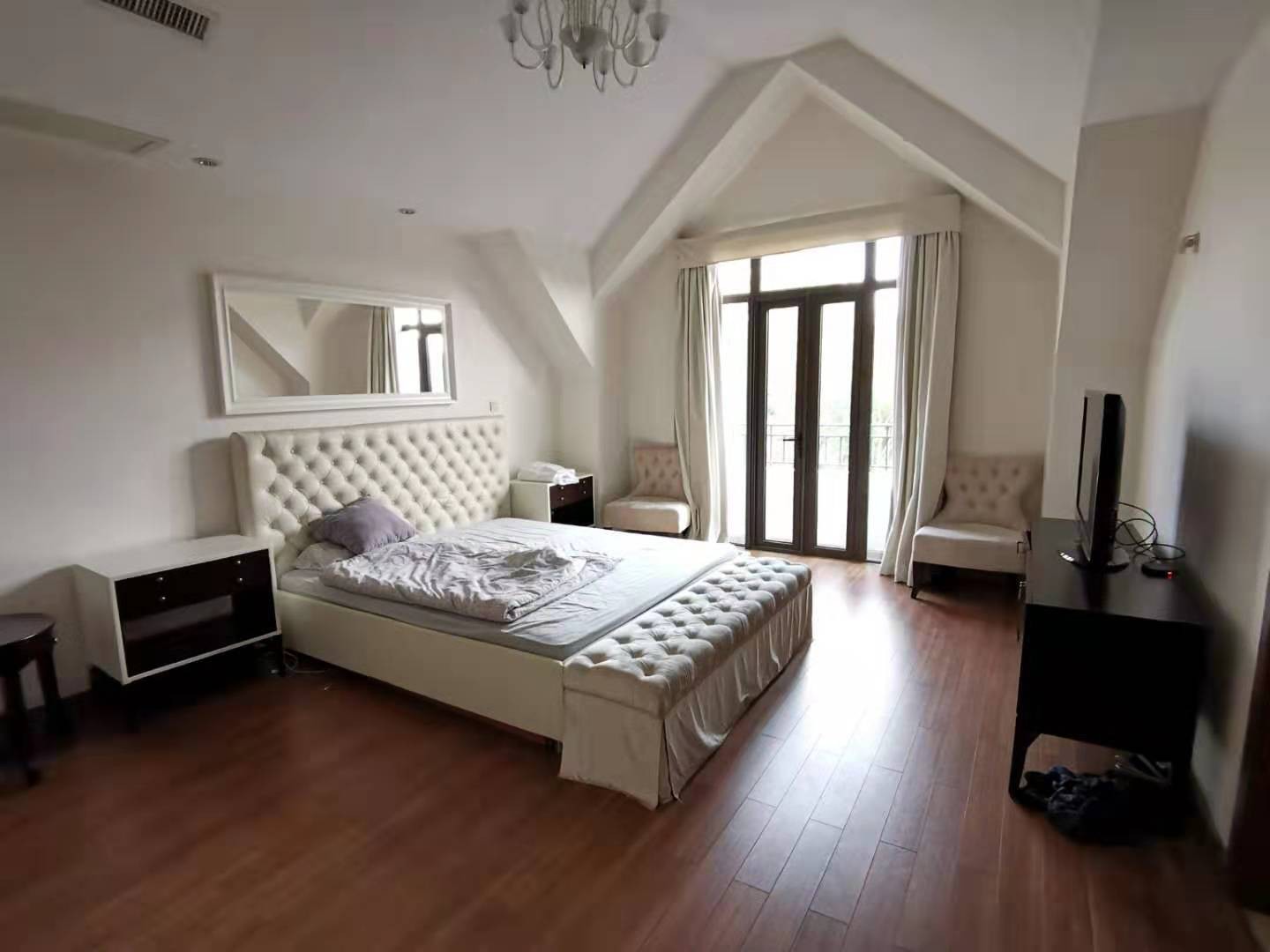 5fc9fcd2-64c4-40b2-b3e7-36f8f4581f45