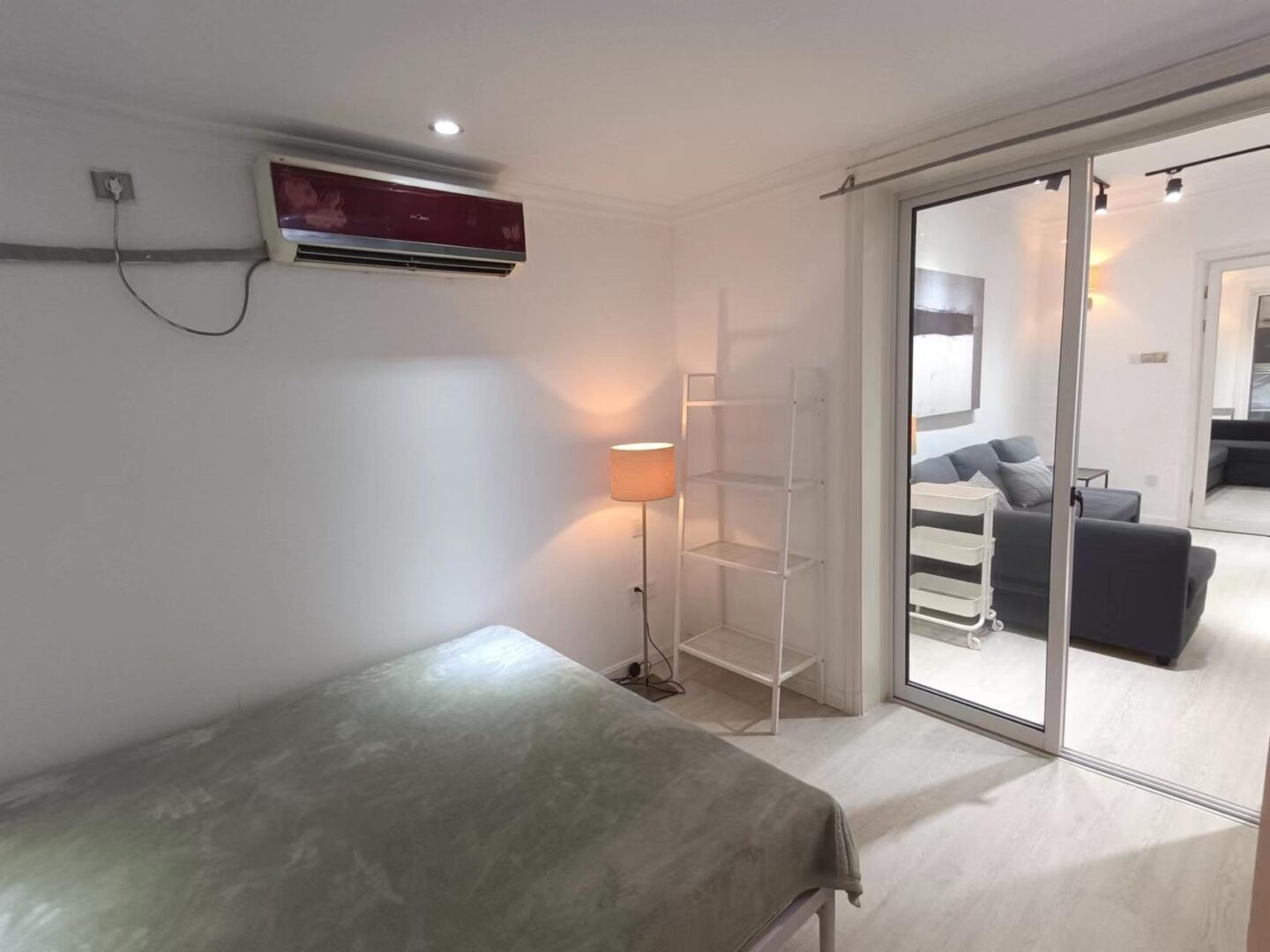 805228b4c87b2e82faed2cf79cab83b7