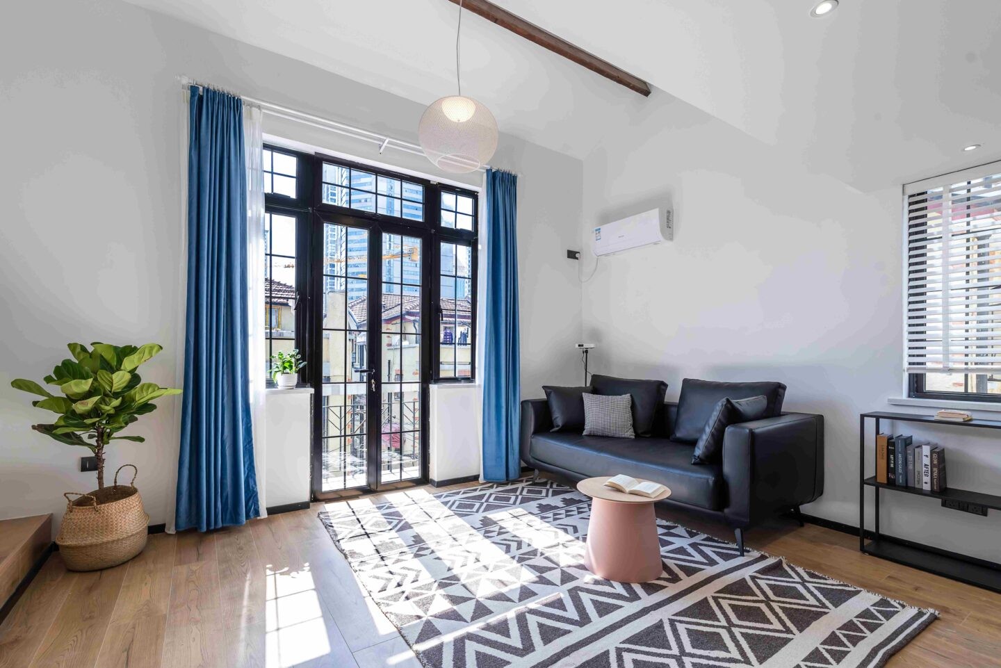 8a2c6c5a-a4ae-42b9-8d10-4000aca4320c