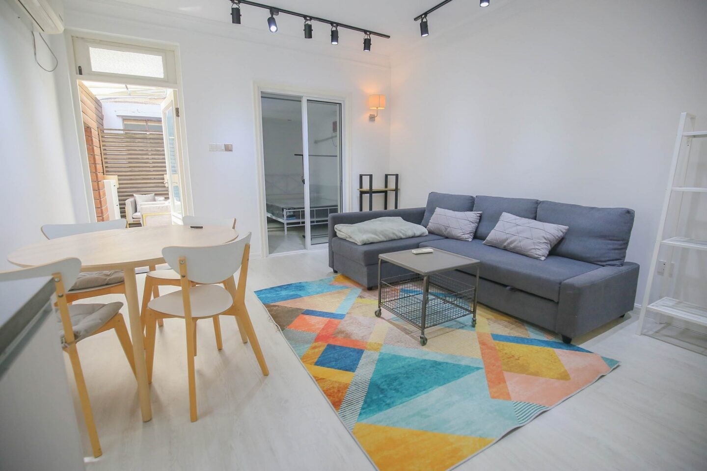 8def4e81807c18f46cfea7f1a9e2fac5