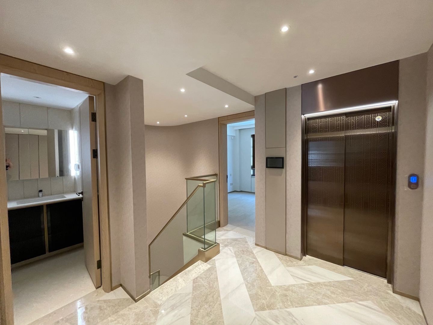 a7f5f705-801e-4b28-aaa2-17e6015d7346