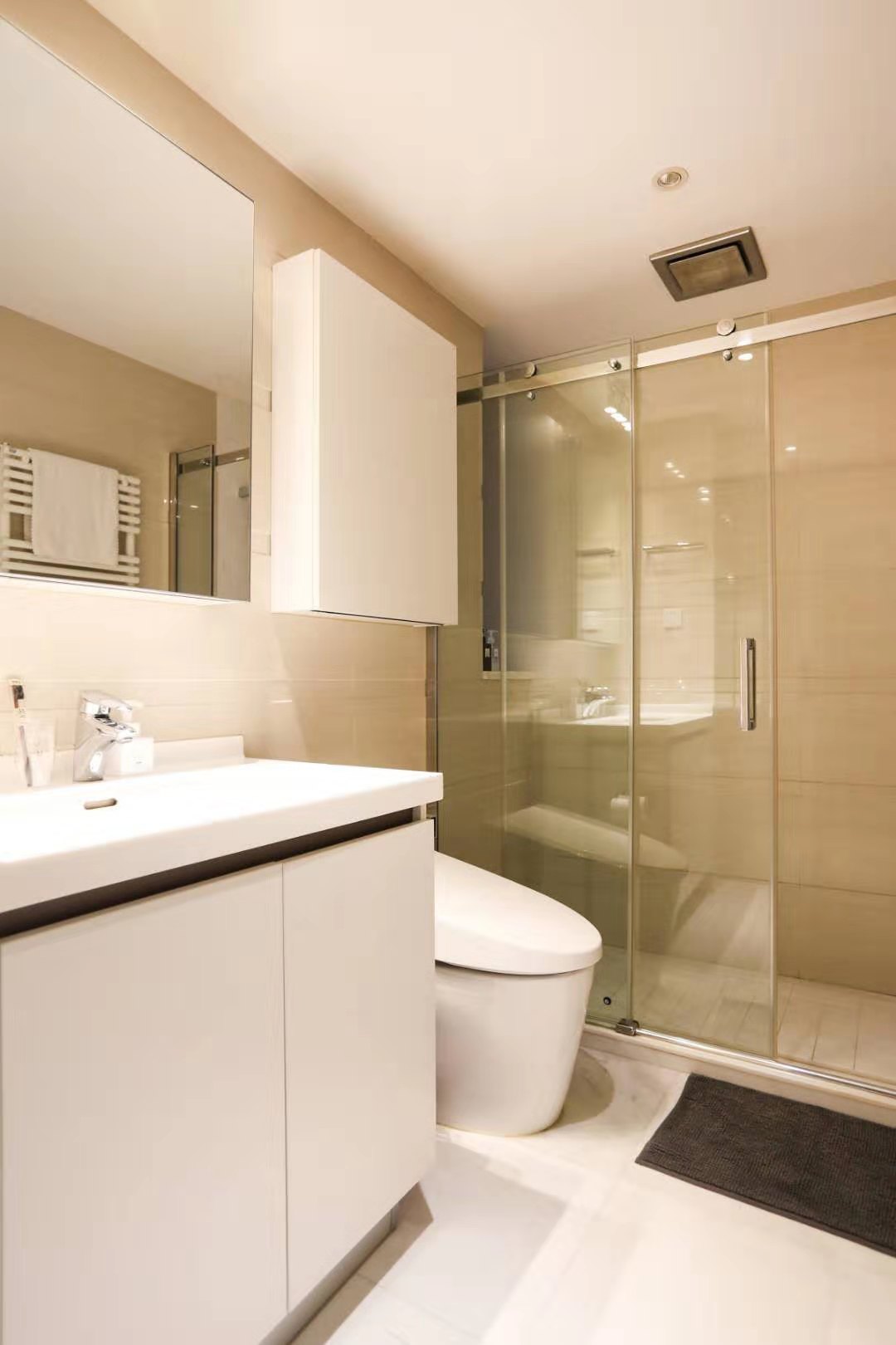 a949b9d3-95e6-443a-9457-73d778233588