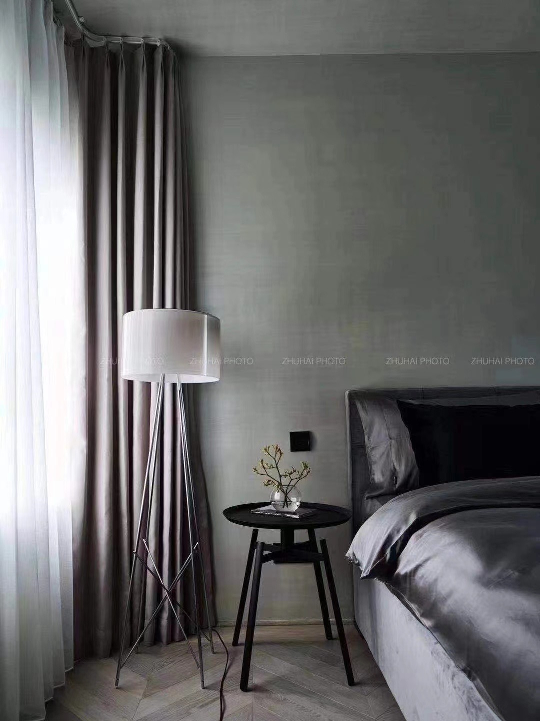 ambassy-court-19579-RSyqYV