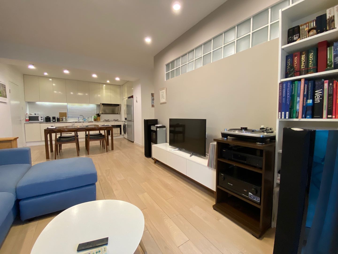 ambassy-court-19581-GY5eaC