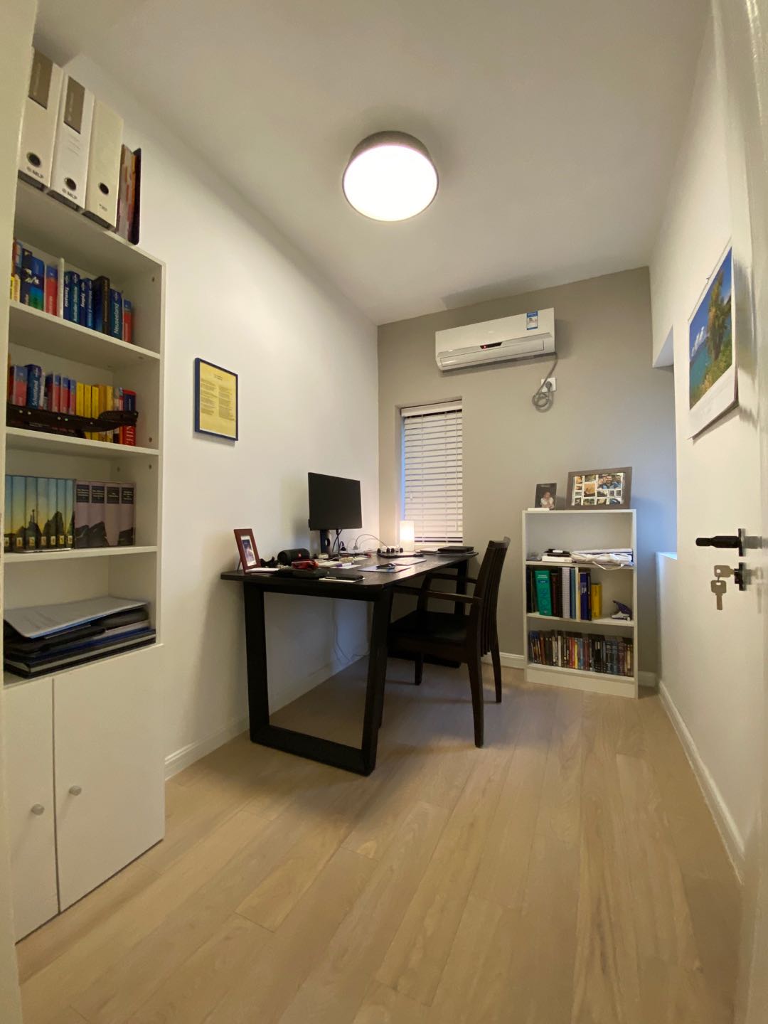 ambassy-court-19581-VZjlHF