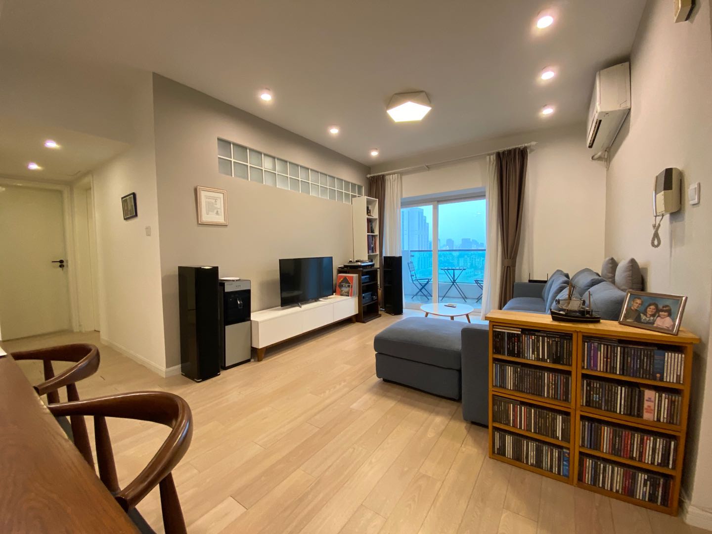 ambassy-court-19581-qn9kKk