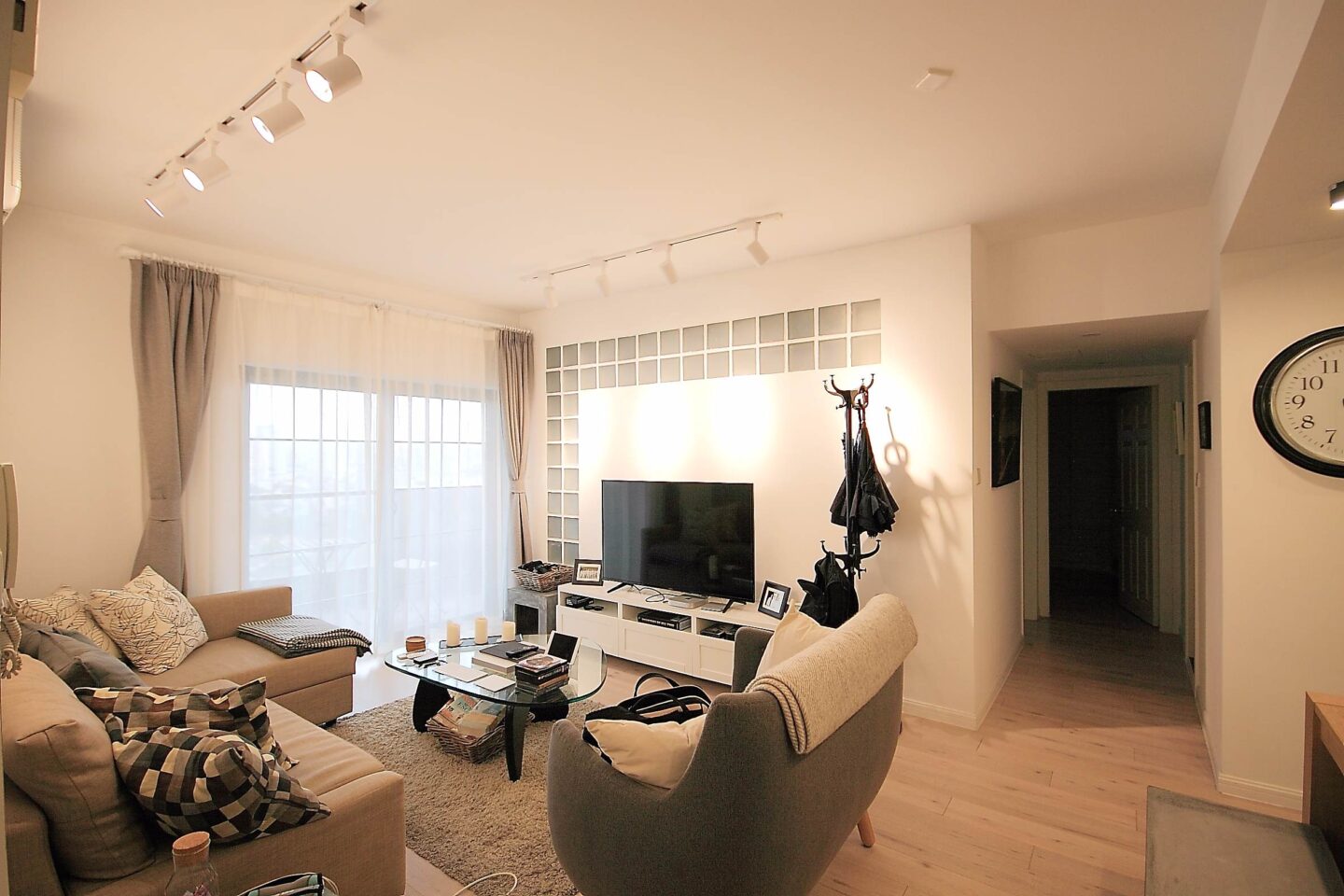 ambassy-court-19582-JUj352