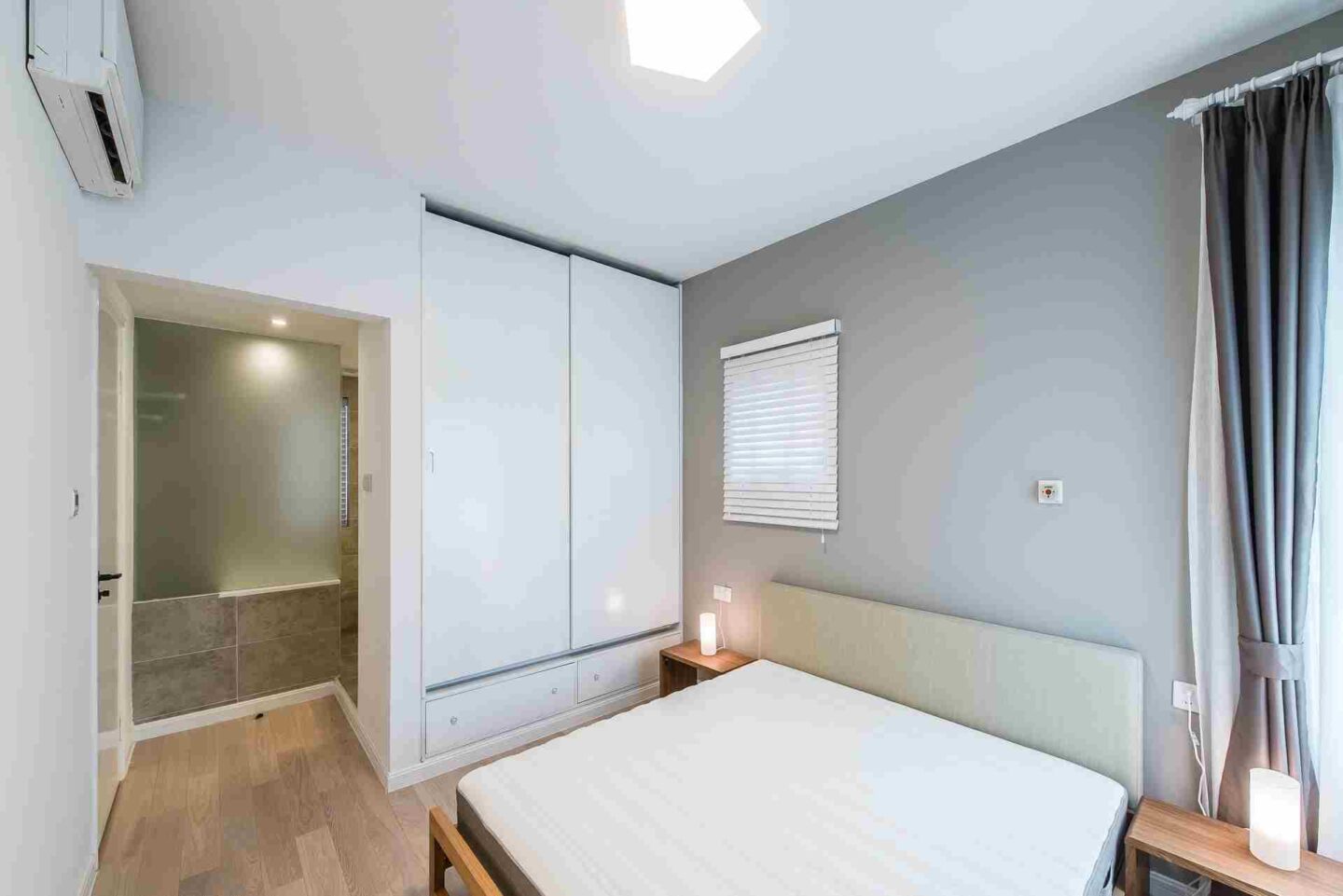 ambassy-court-19583-I7H4XV