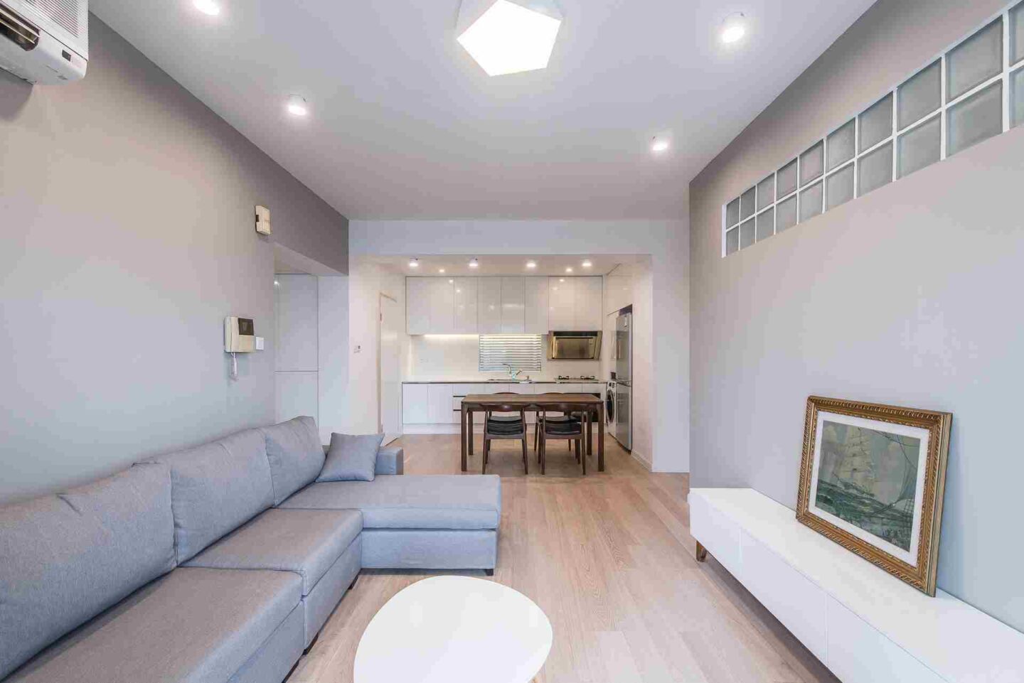 ambassy-court-19583-fn2tGl