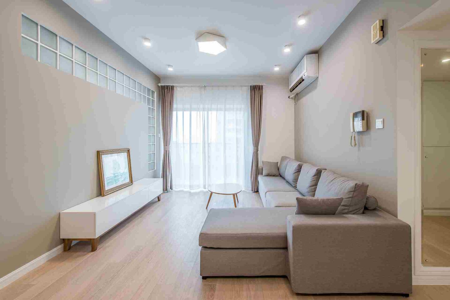 ambassy-court-19583-jrydmJ