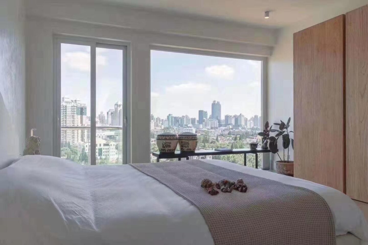 chevalier-place-19688-x3CbJT