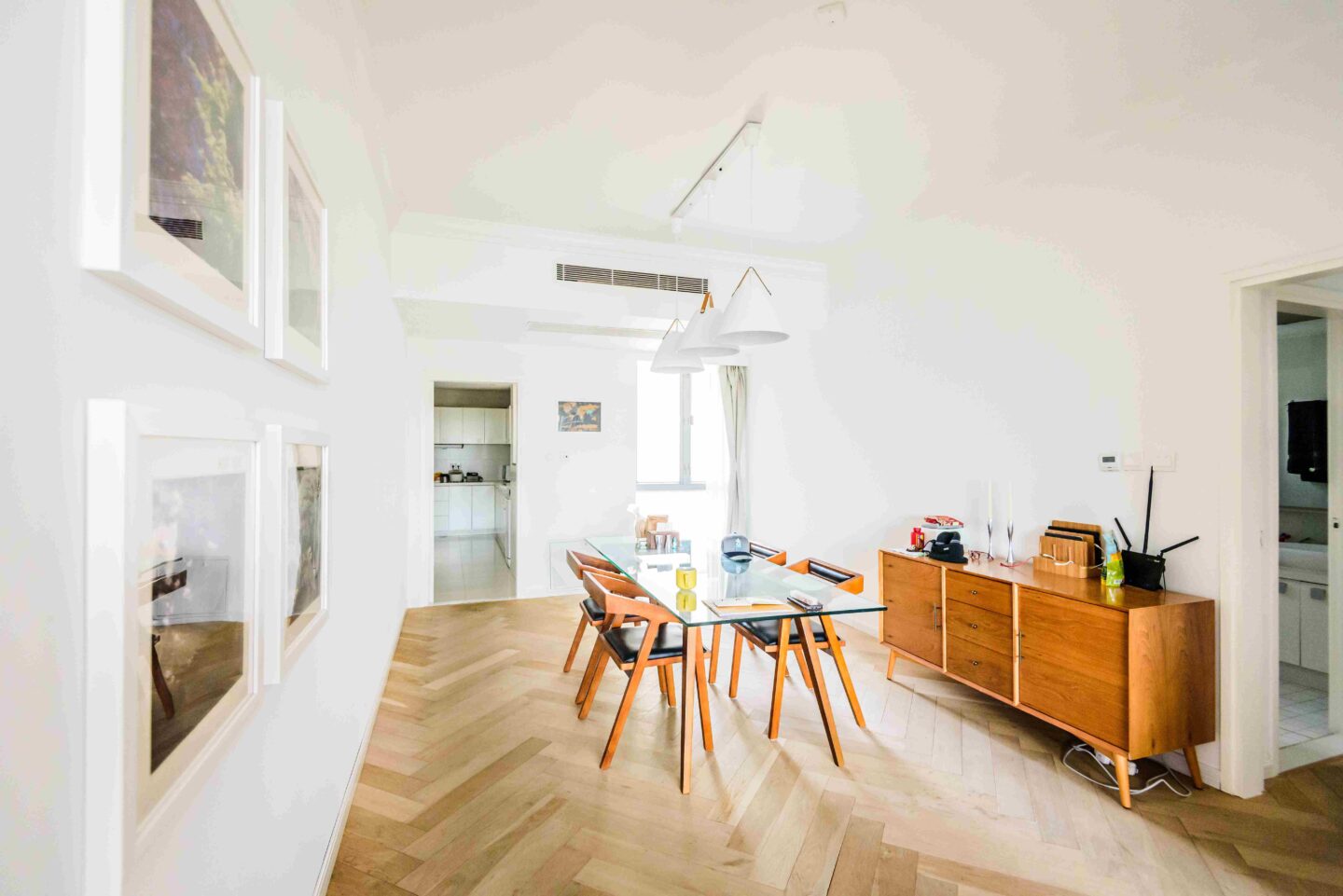 chevalier-place-19689-2aO0F7