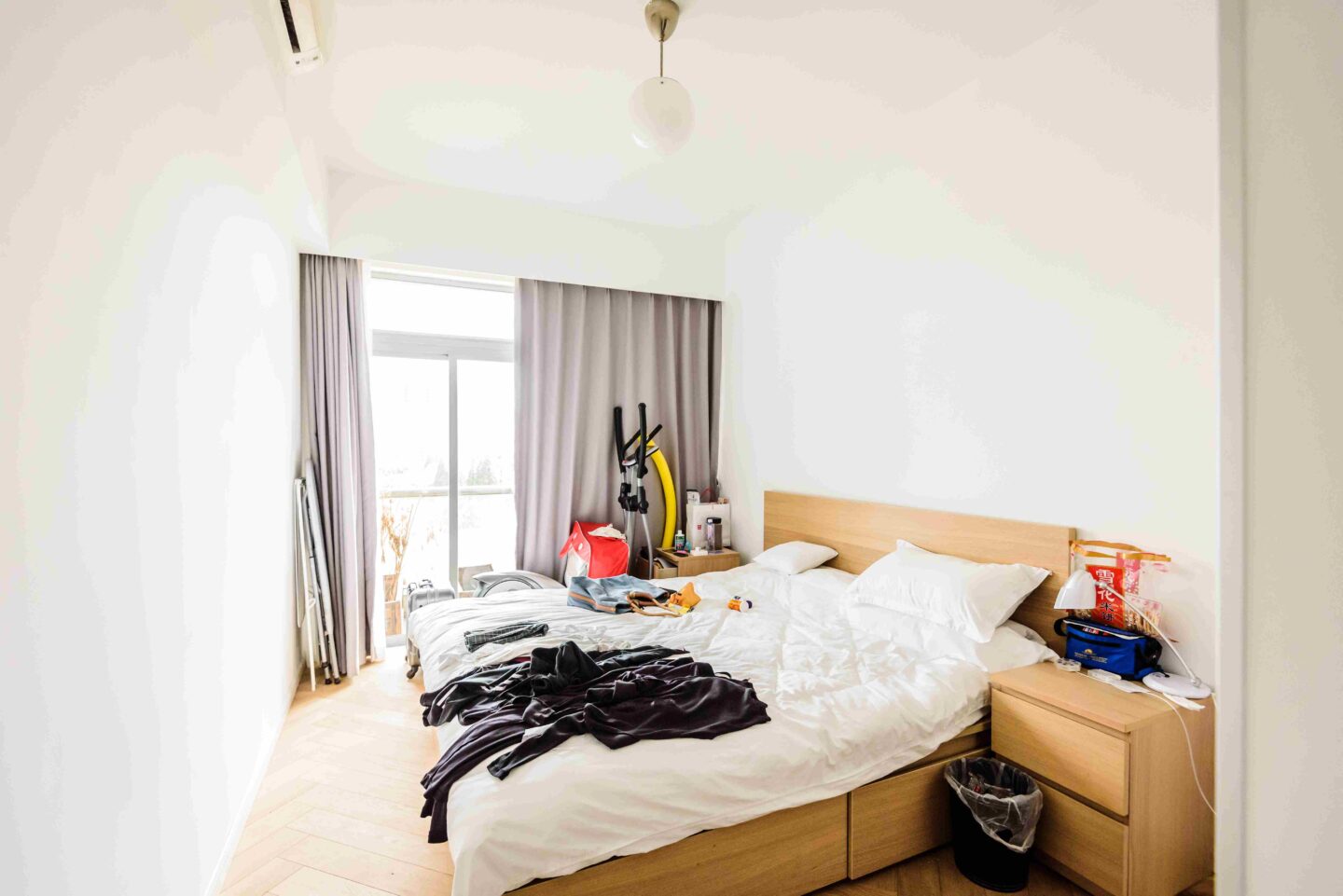 chevalier-place-19689-OyjREe