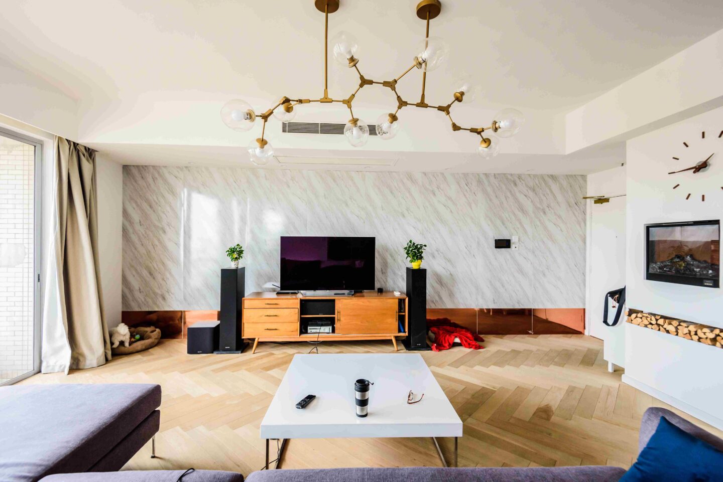 chevalier-place-19689-r5pstE