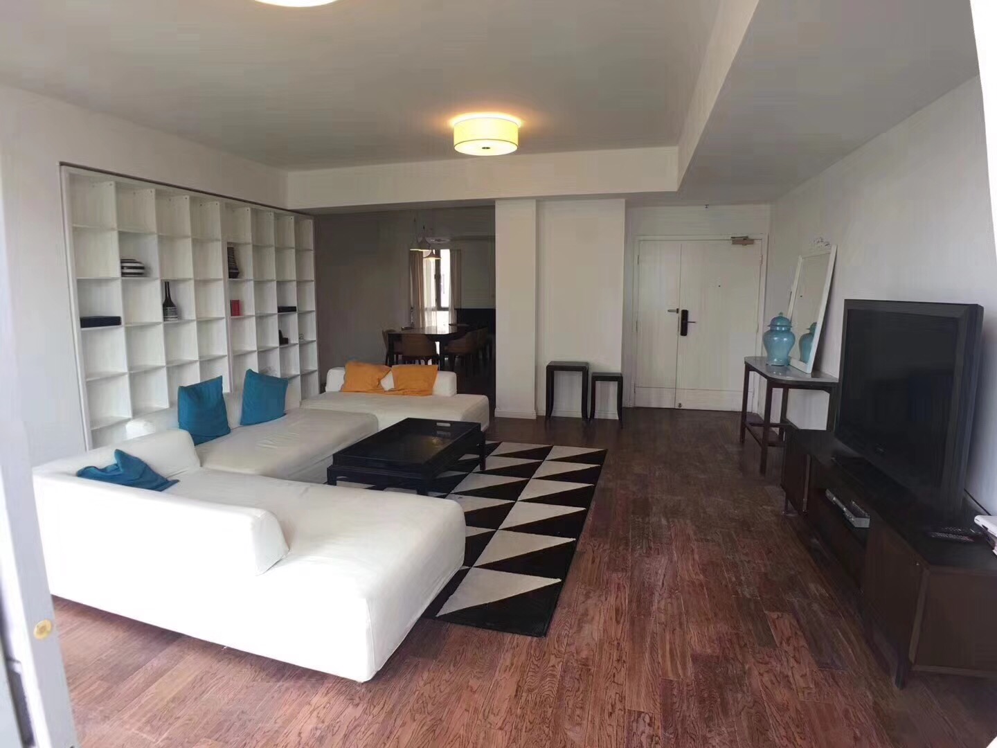 chevalier-place-19691-1wG093