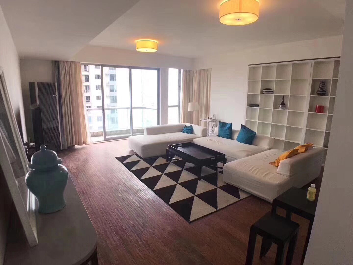 chevalier-place-19691-u3dEjv