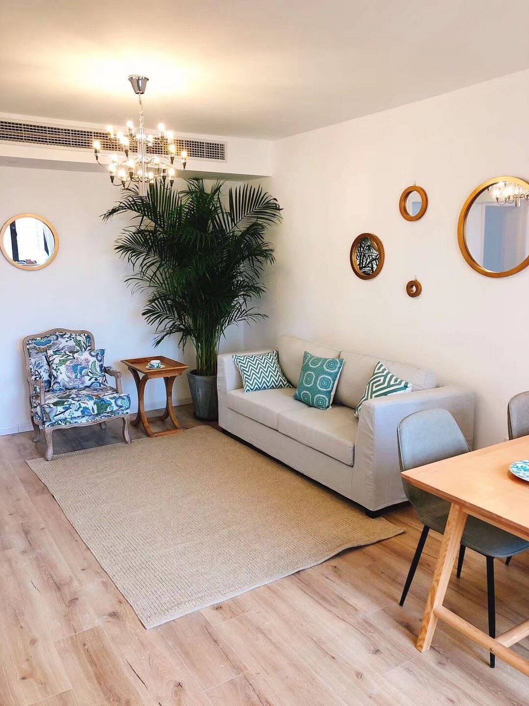 clove-apartment-19720-rSGvSI