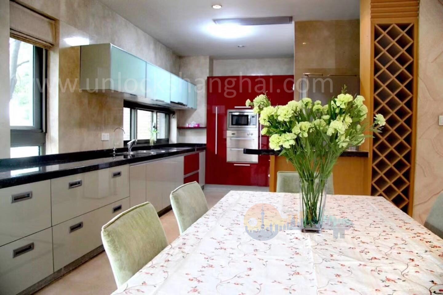 contemporary-spirits-10862-rTXgMV