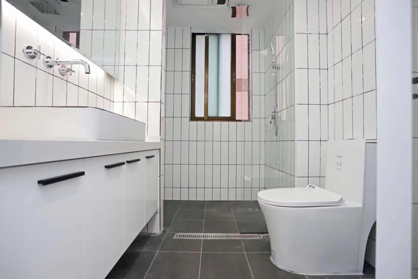 d55ad5b5-43e4-4f9a-b4e4-dacadaf8f9a4