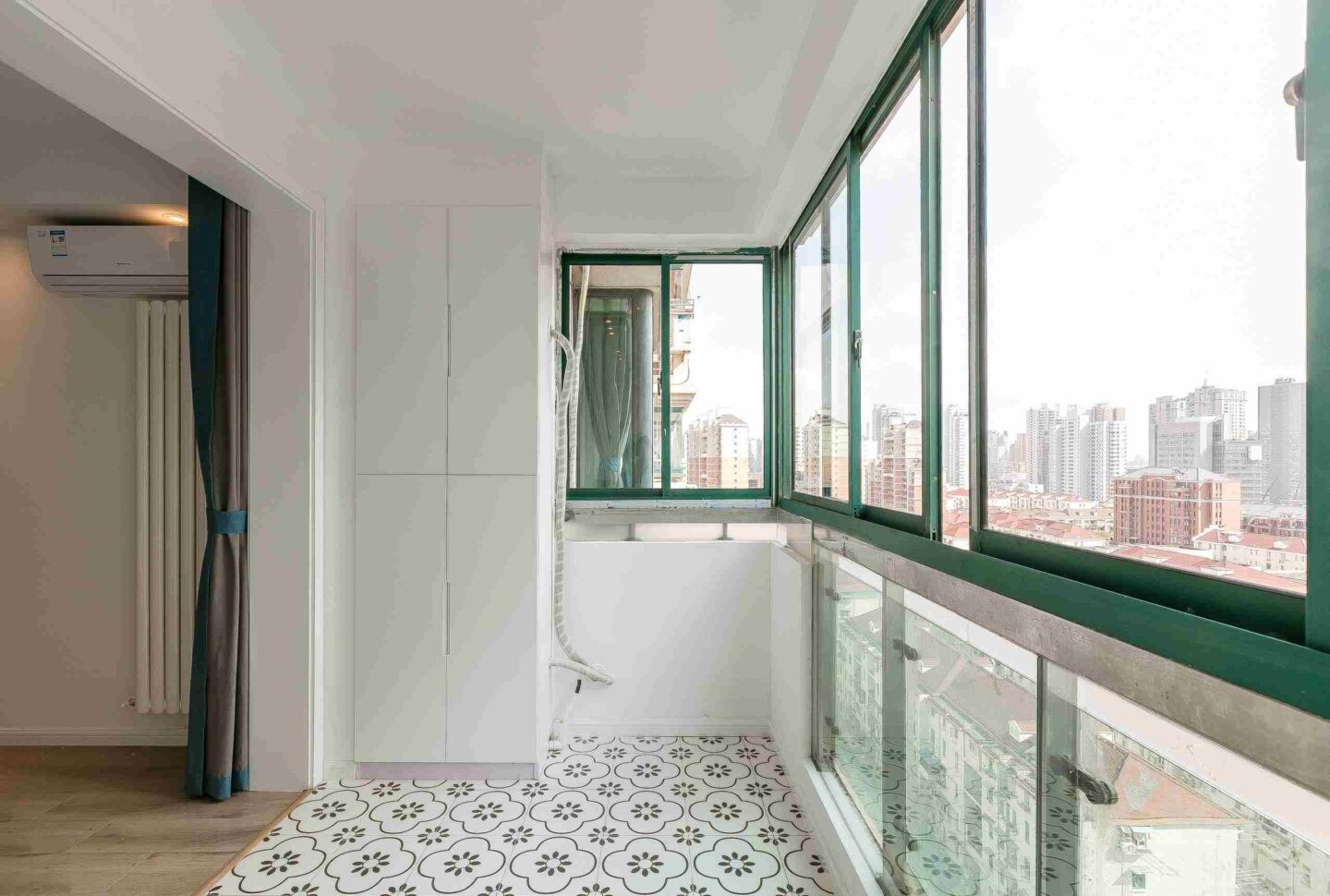 e0989a5a-0491-4131-90b1-63cceeb5ce45