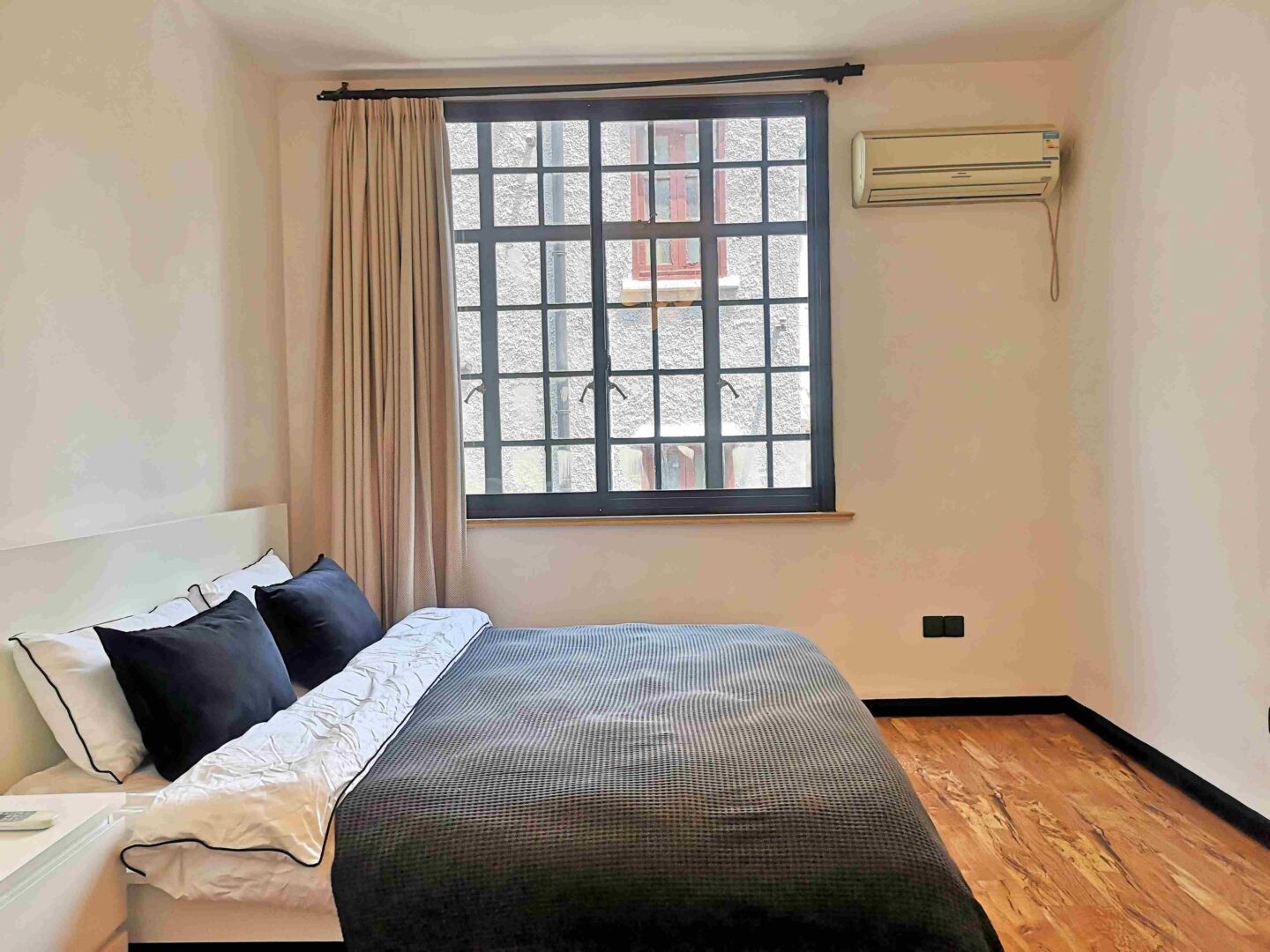 ee1cead8-fa36-4143-a0d6-3560bc56d900