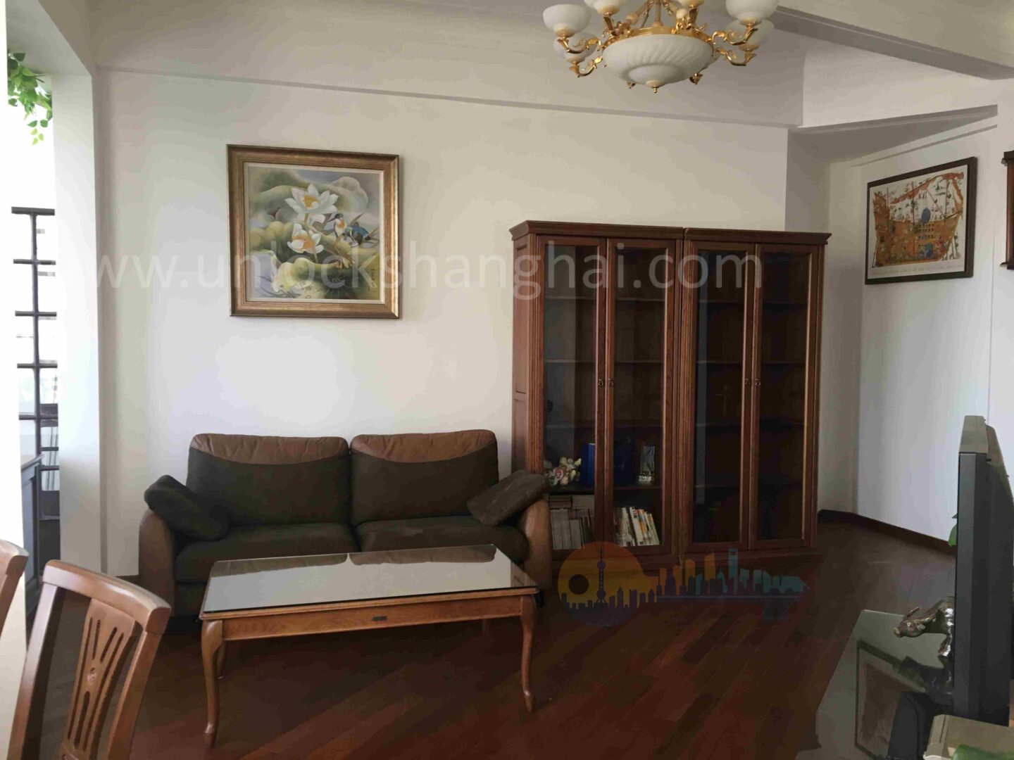 embankment-building-3409-KgavaJ