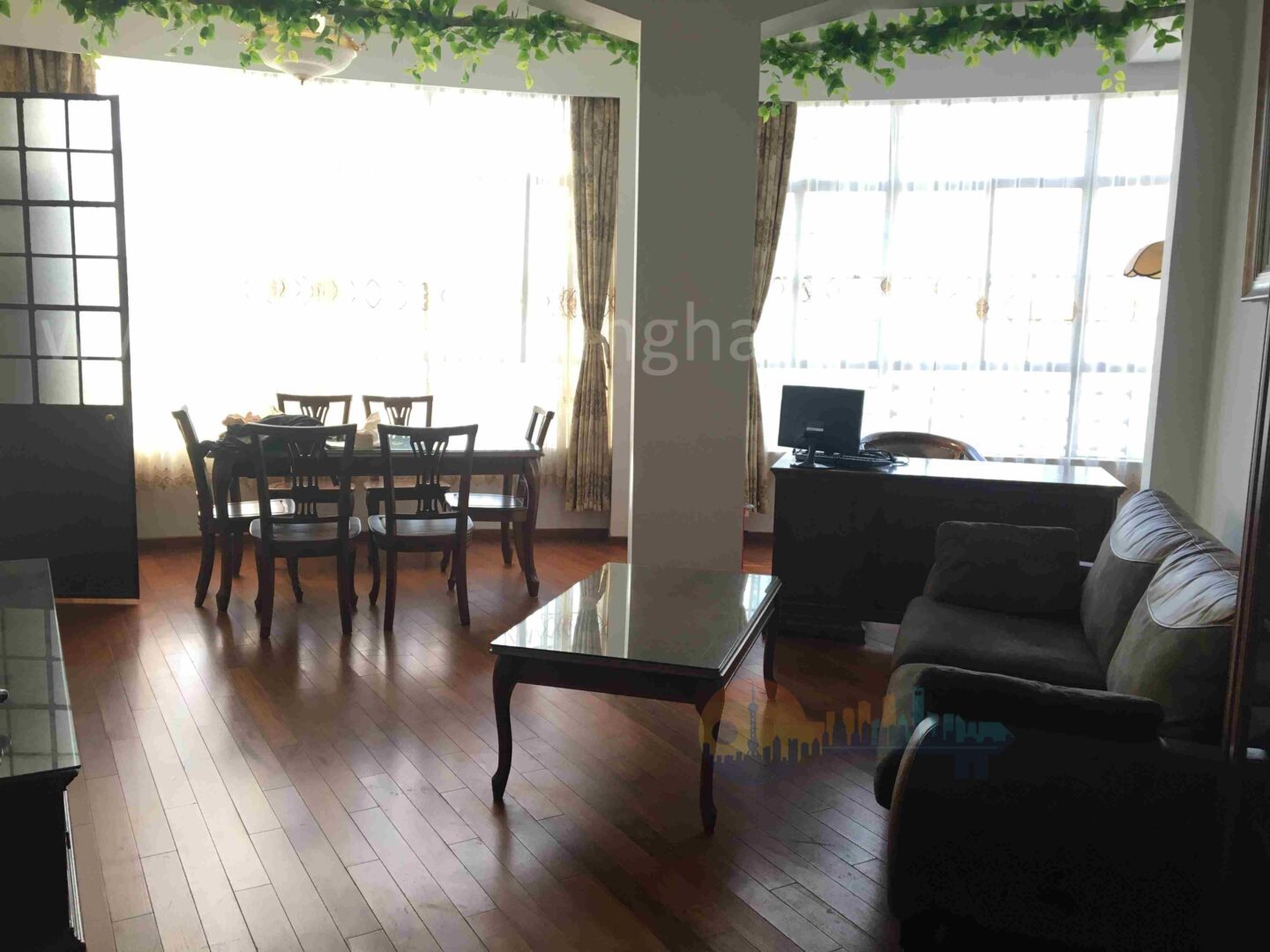 embankment-building-3409-R9gRXp