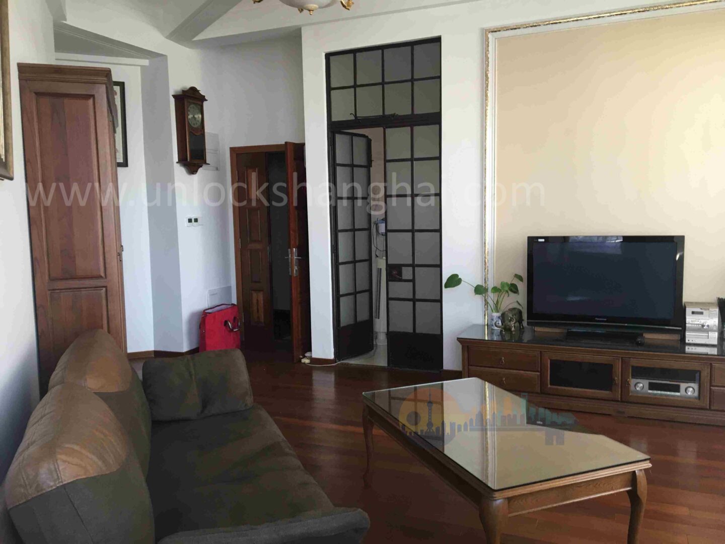 embankment-building-3409-SGptGh