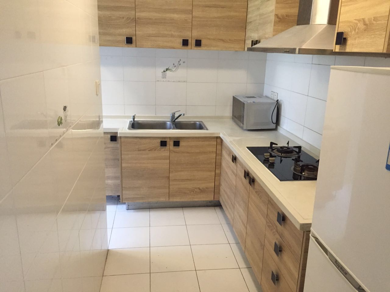 f6b37d2cea814a18bfcb45949fdd4786