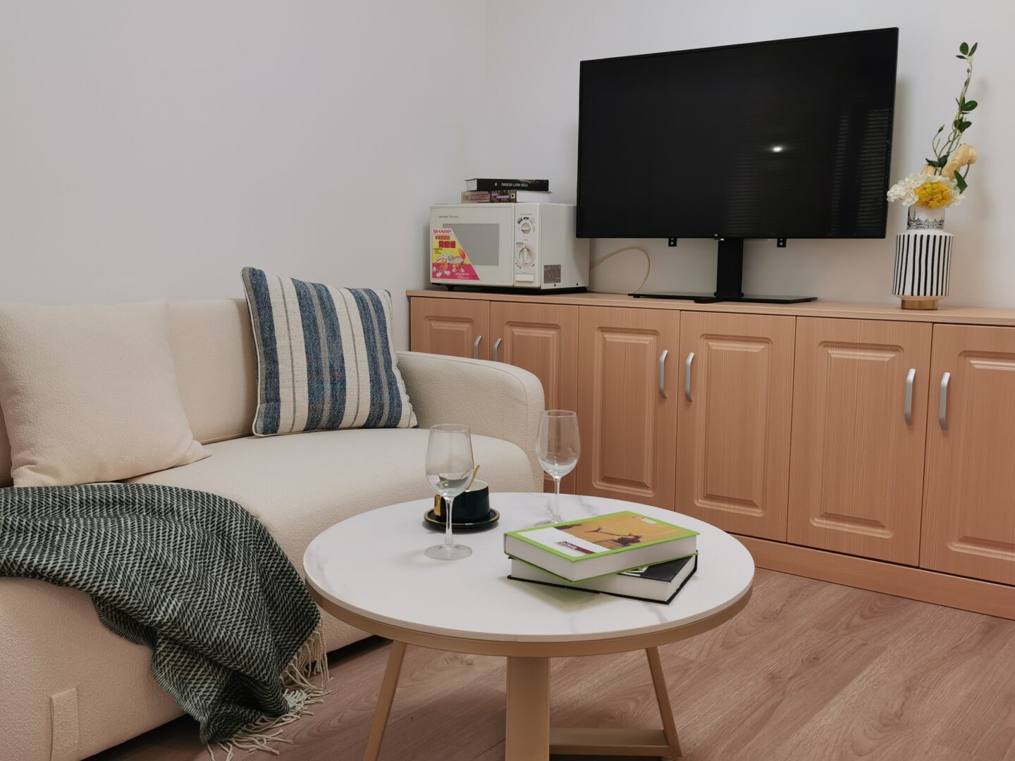 f8e552ae-c8ff-47f8-9a59-132352ab787f