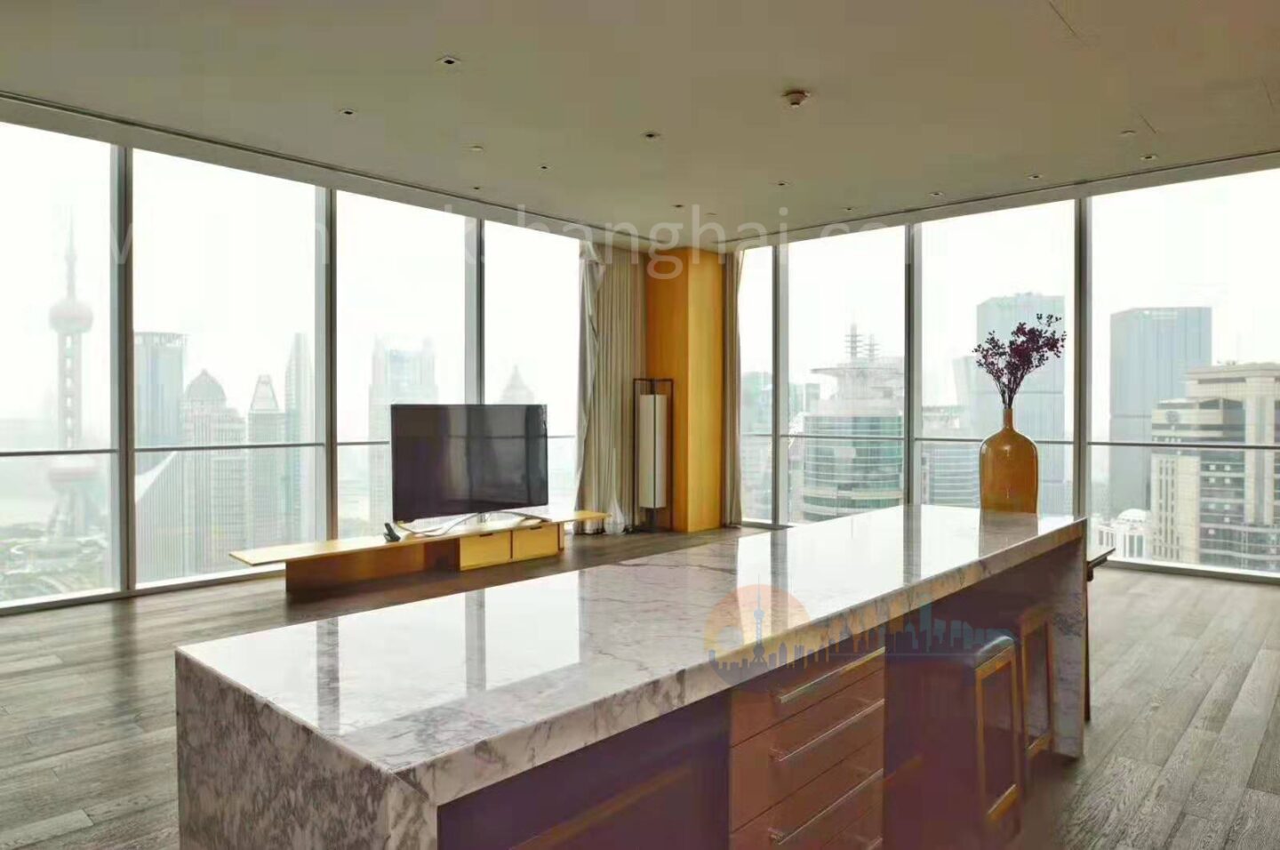 four-seasons-place-3062-Fc07eh