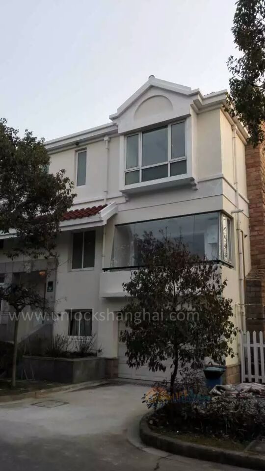 green-hills-11143-6AoYnw