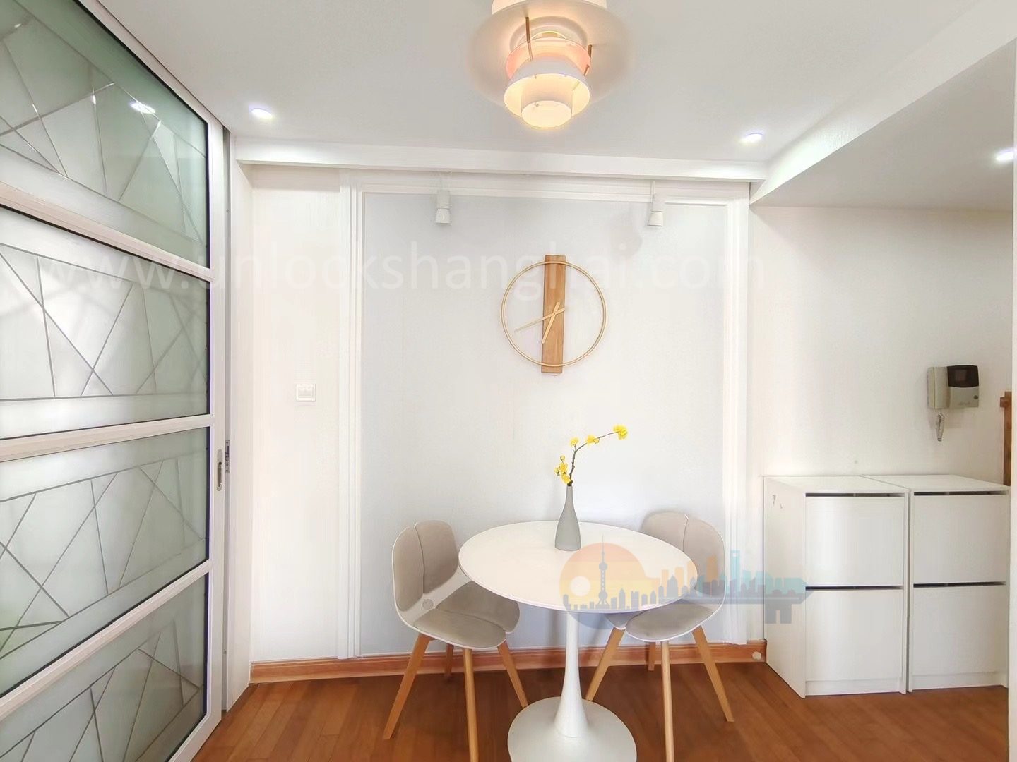 huashi-international-apartment-3264-0aPxCM