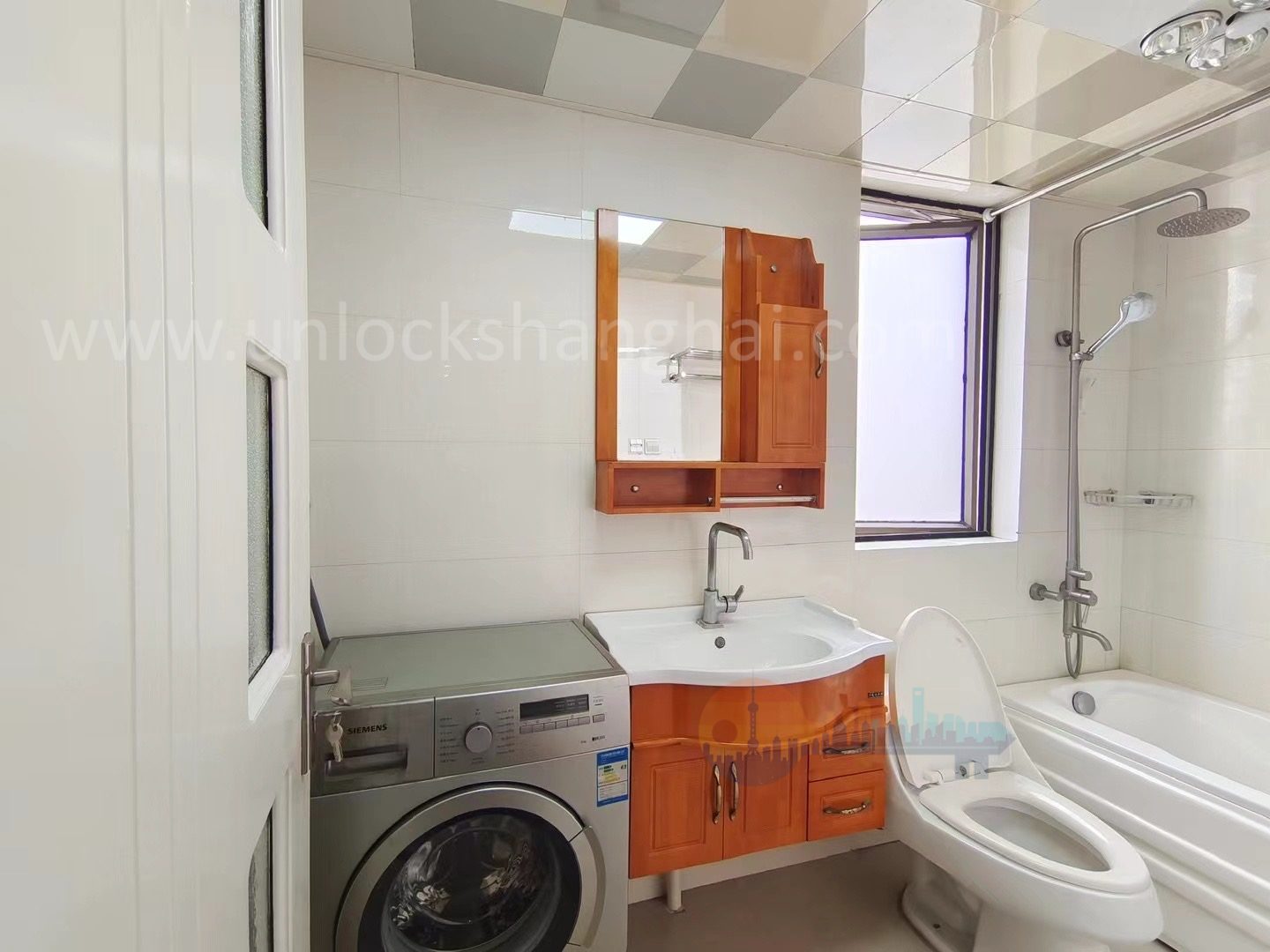 huashi-international-apartment-3264-DdeYoK