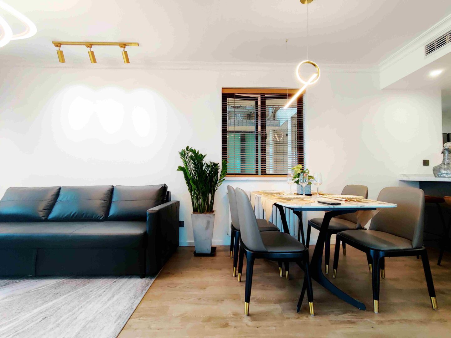 joffre-garden-20120-DxHrNX