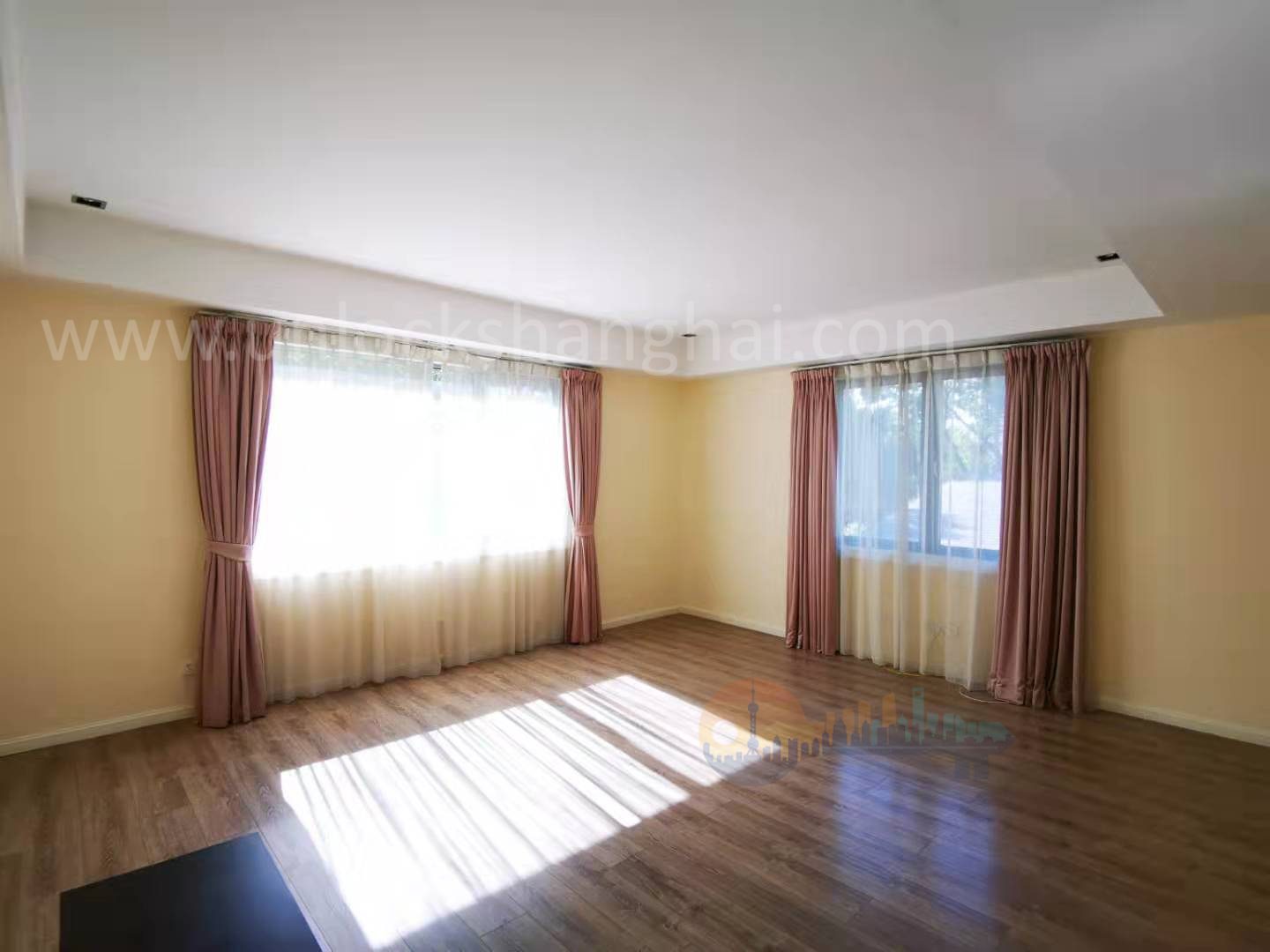 lakeside-ville-11017-6lH0We