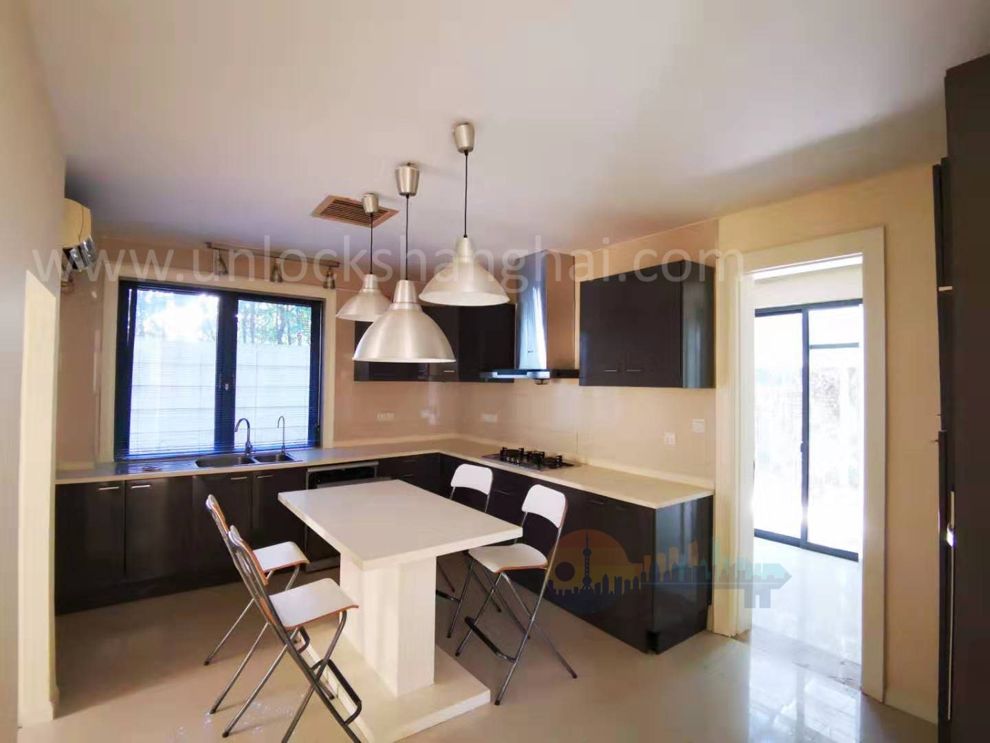 lakeside-ville-11017-ATu2fj