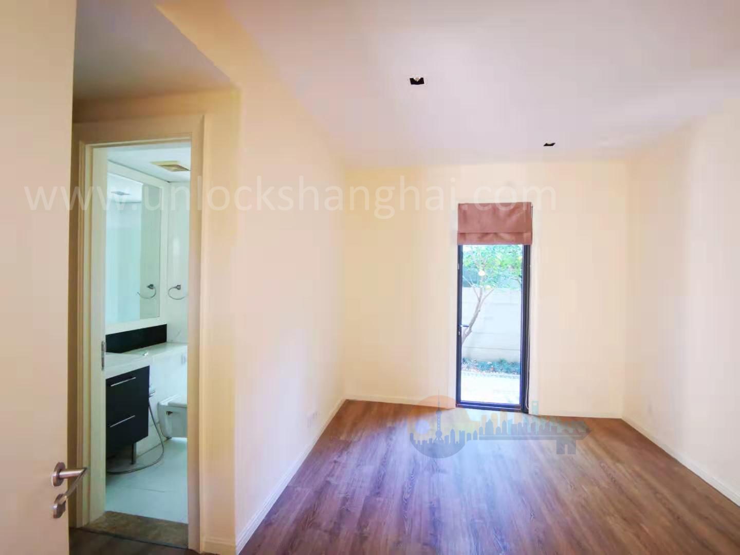 lakeside-ville-11017-O3guep