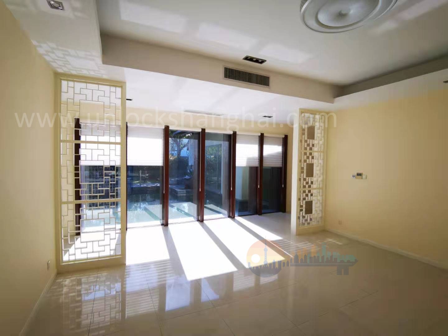 lakeside-ville-11017-uWnKHl