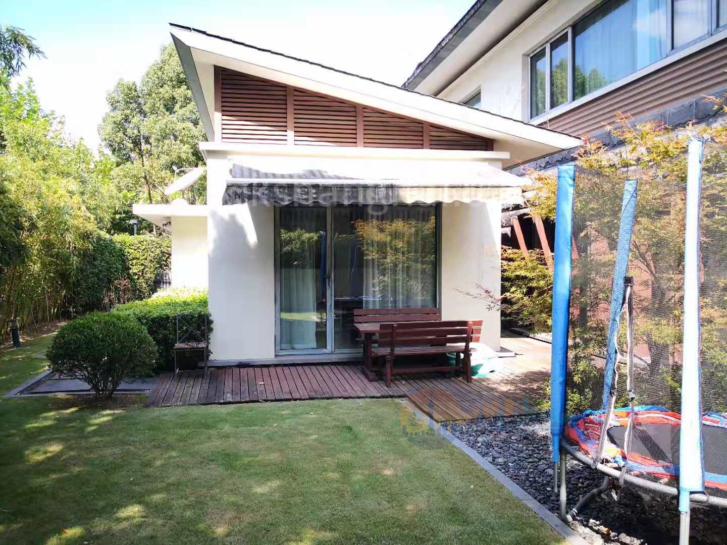 lakeside-ville-11020-ZSJ7FB