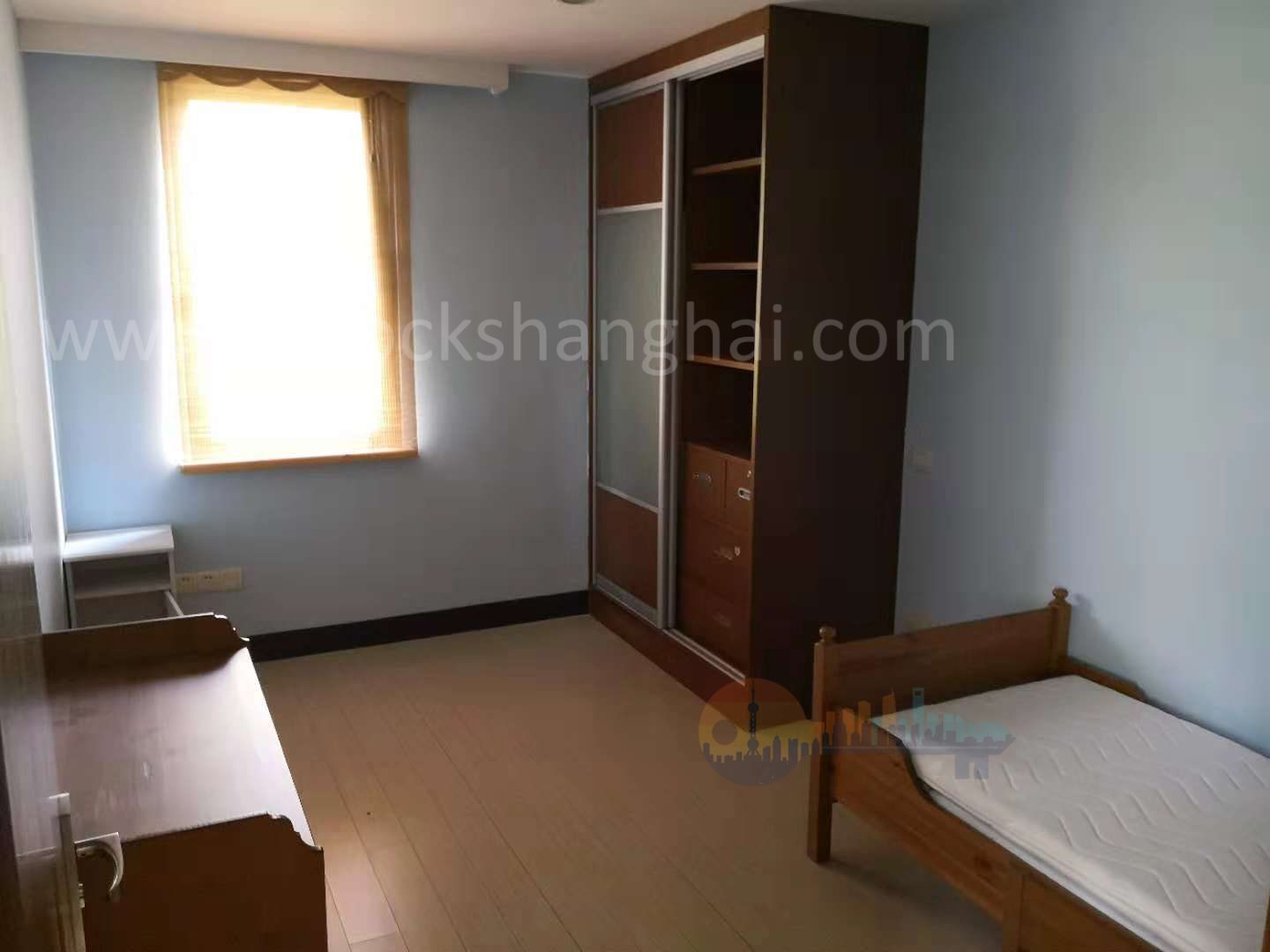 lakeside-ville-11020-estlcQ