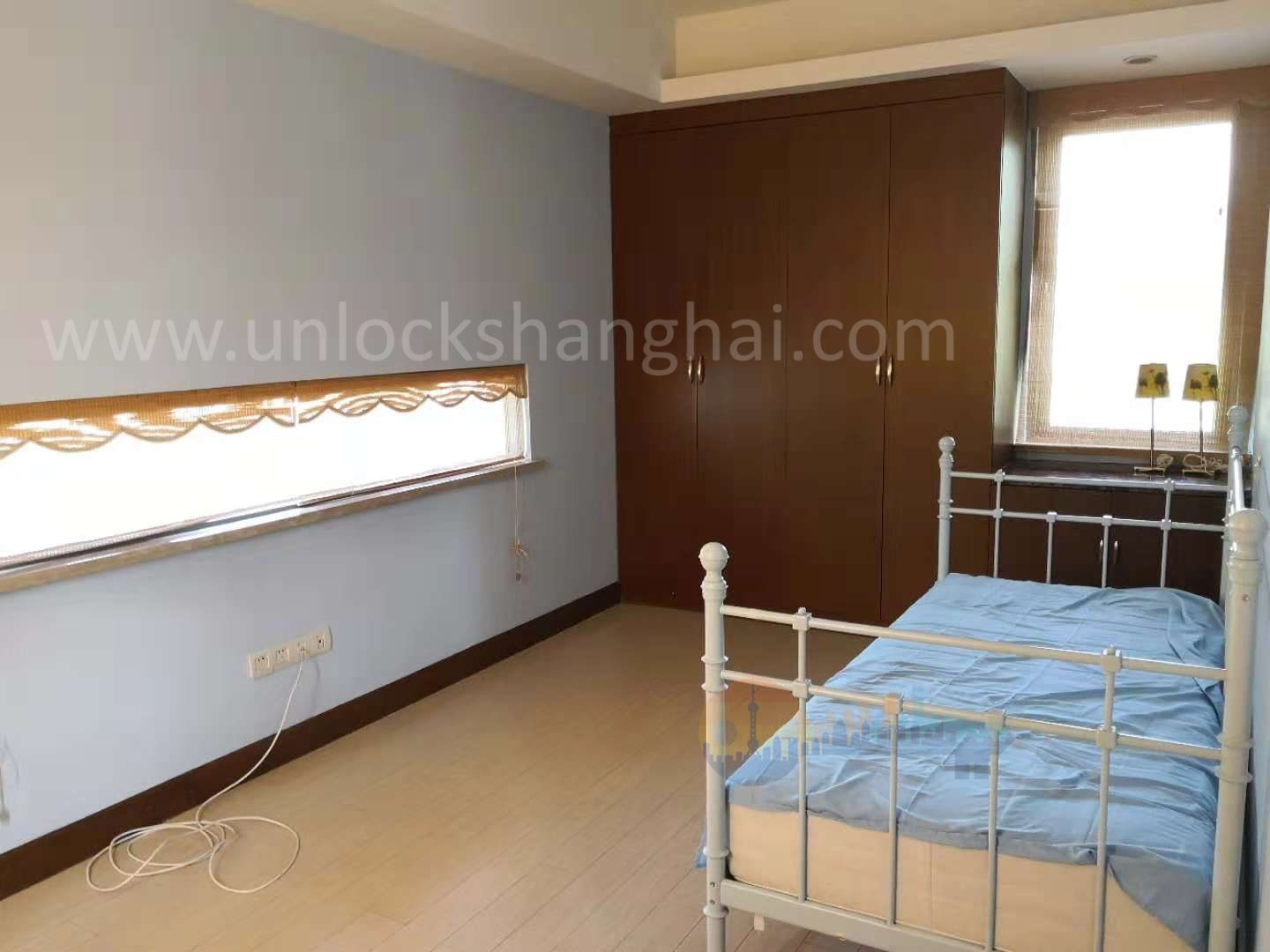 lakeside-ville-11020-gS1NjN